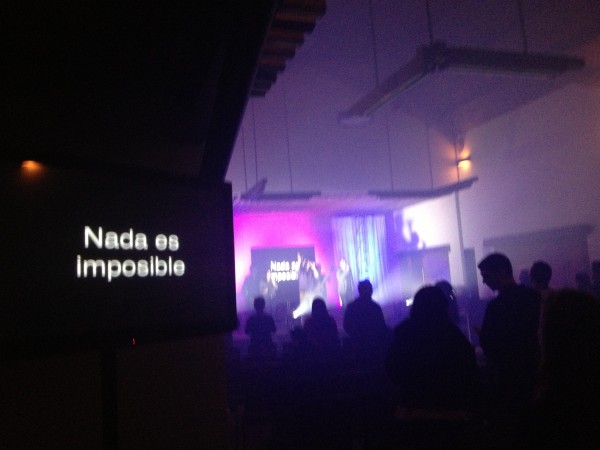 Worship in Antigua, a satellite campus of Vida Real